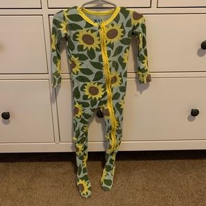 Footed ruffle  full zip sleeper